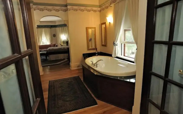 The Elmwood Heritage Inn