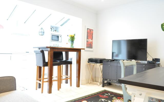 Stylish 1 Bedroom Apartment Near Parsons Green Station