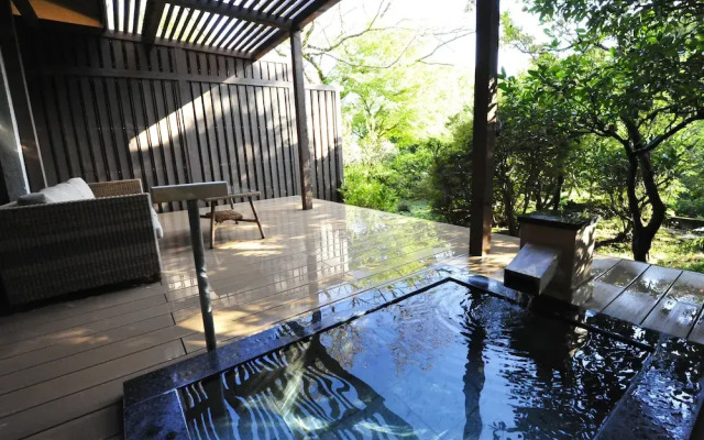 Yugawara Onsen Ashikari Ryokan