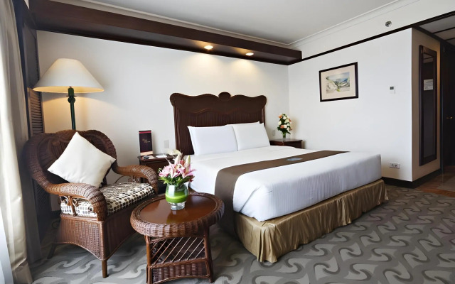 Waterfront Airport Hotel & Casino