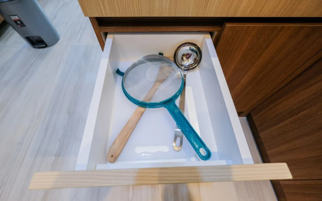 Elegant 2BR Gallery West Apartment