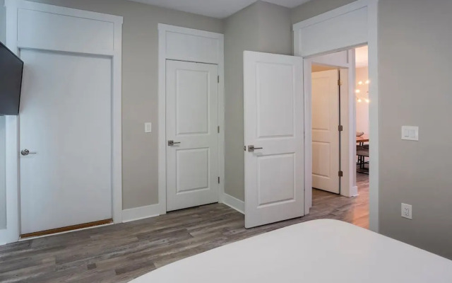 Luxury Pool Home Golf Cart