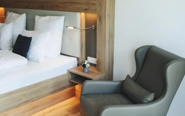 Four Stars by City Hotel