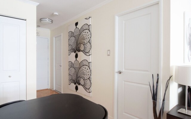 Comfortable Downtown Studio Apartment by Namastay