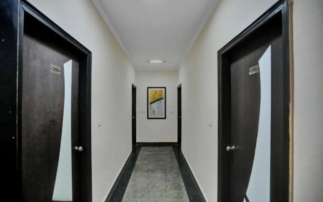 OYO Townhouse 764 Hotel Happy Keys Townhouse