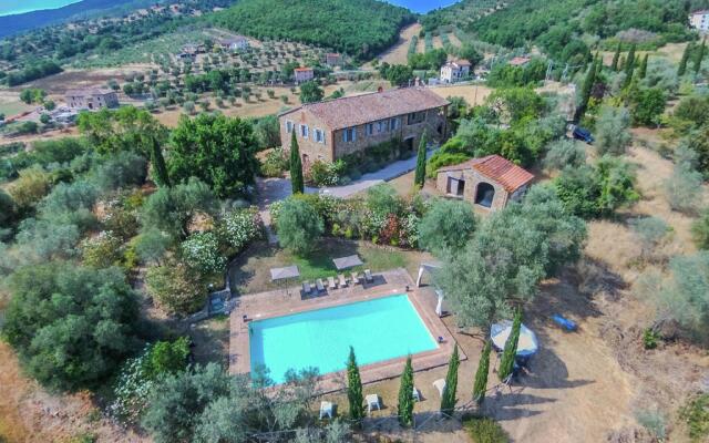 A luxury country villa on the board of Umbria and Tuscany with Air Condition