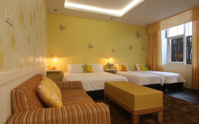 The Peak Home – Guest Rooms – Parompong
