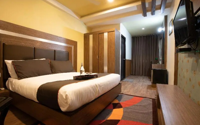 Westin Plaza By OYO Rooms