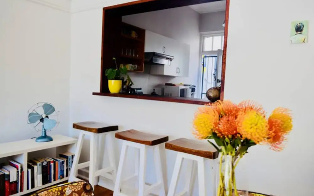 Two Bedroom Apartment in Oranjezicht