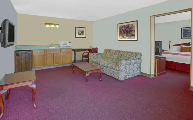 I-80 Inn & Suites