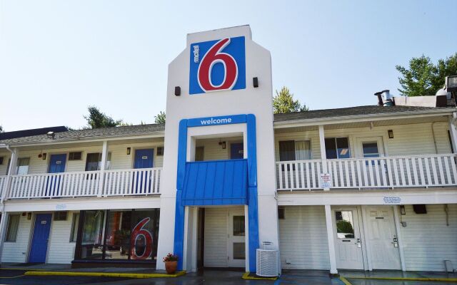 Motel 6 Nashua, NH - North