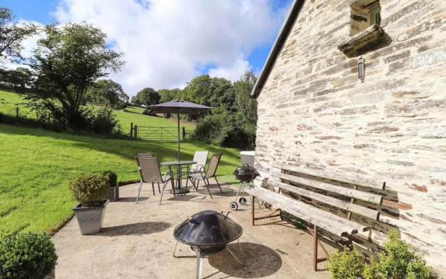 Y Felin at Coed Cadw