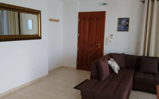 Tholos Bay Suites