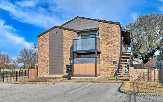 Vibrant Home ~ 7 Mi to Fort Worth Stockyards!