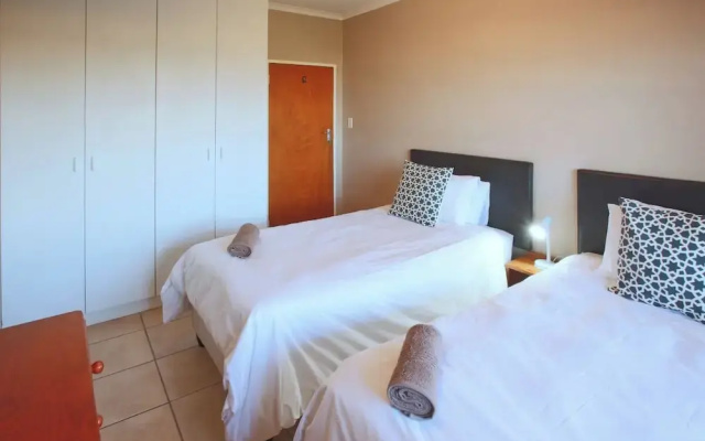 Tasties' Langebaan 8 Sleeper