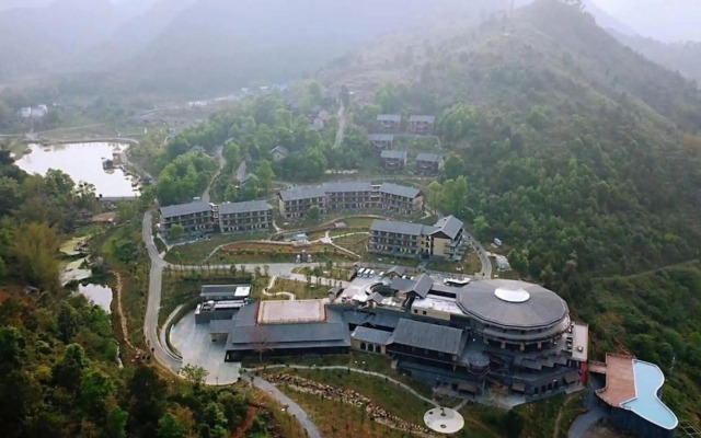 Narada Resort & Spa Cifu Lake Guangxi