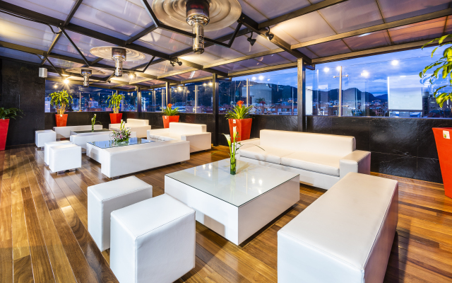 One Sixteen Hotel