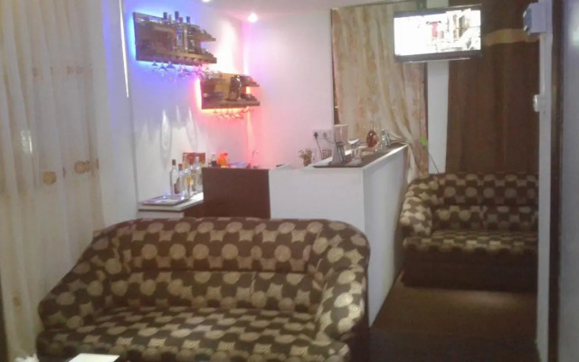 Hotel Lions Den & Lions D Restaurant