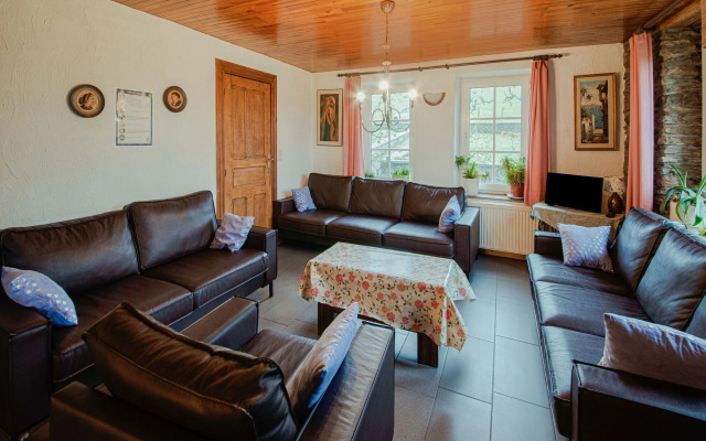 Cozy farmhouse in Brisy with sauna