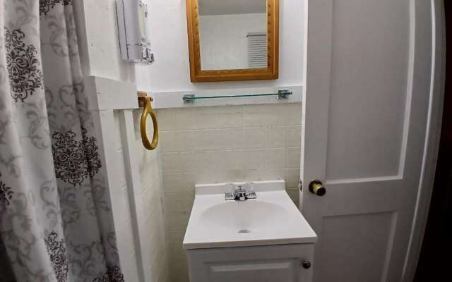 Jonathan Edwards Motel