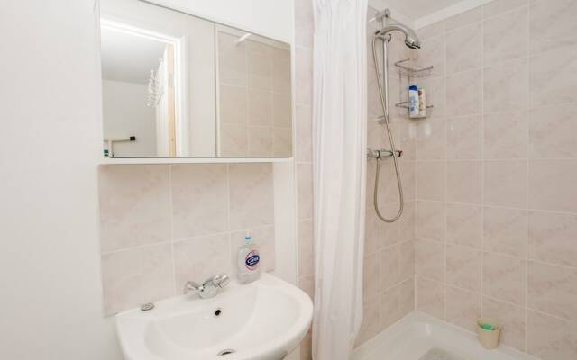 Modern 5 Bedroom House In Battersea