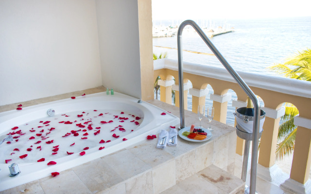 All Ritmo Cancun Resort & Water Park - All Inclusive