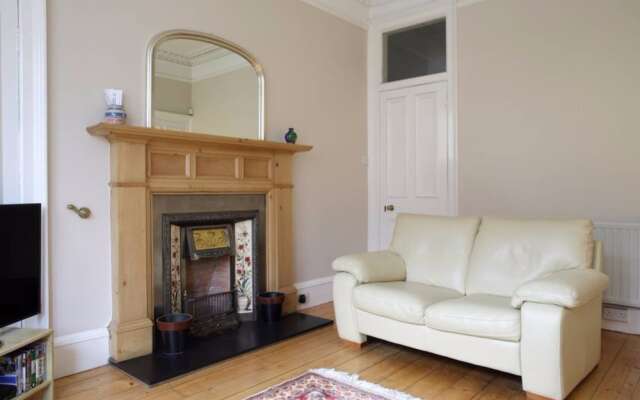 2 Bedroom Stockbridge Apartment