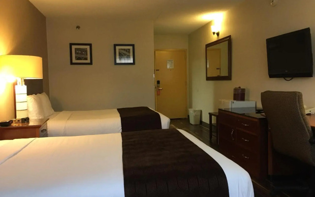 The Floral Park Motor Lodge