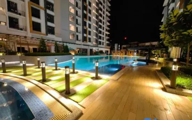 Urban Retreat @ K Avenue • Pool • Paid Parking