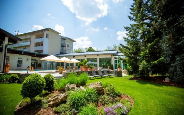 Quellenhof Thermenhotel  Garni