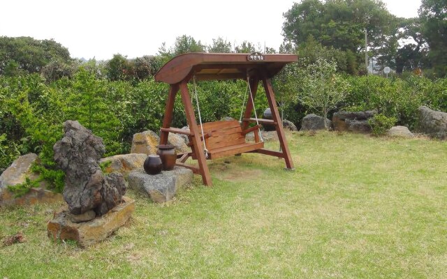 Seogwipo White Castle Pension