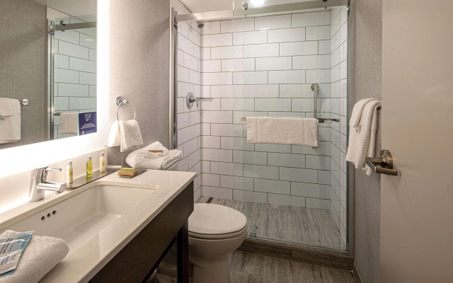 DoubleTree by Hilton Pittsburgh Airport