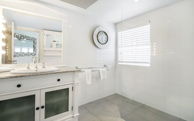 Paros in Paradise Stunning 4 Bedroom Ocean View