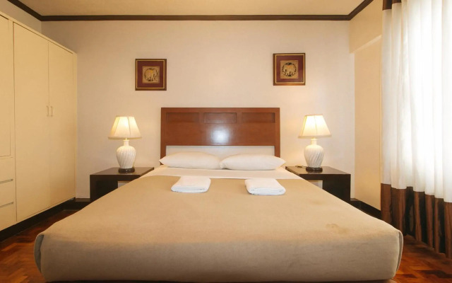 El Rico Suites