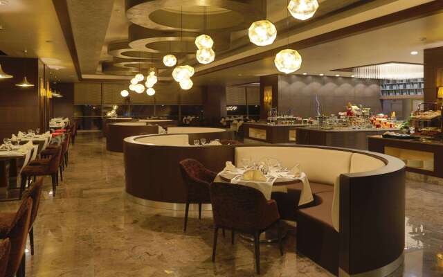 Royal Stay Palace Hotel