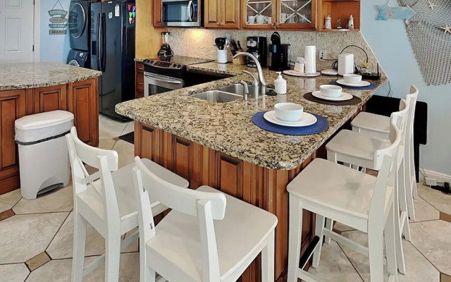 Seascape 2112-dolphin Lair