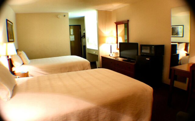 Ten Pin Inn & Suites