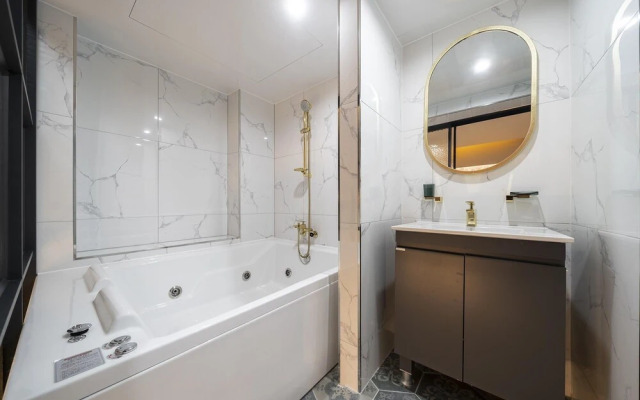 Hotel Raelle in Goyang (Bishop)