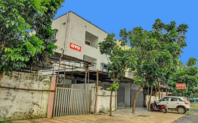 Oyo Flagship 93139 Green Lodging And Boarding