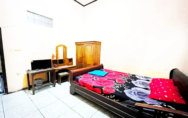 OYO 95141 Tanjung Mas Hotel – Guest Rooms – Semarang