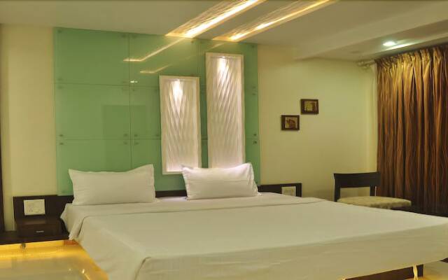 FabHotel Om Sai International