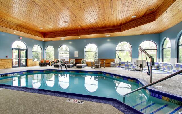 Holiday Inn Express & Suites Aurora - Naperville by IHG