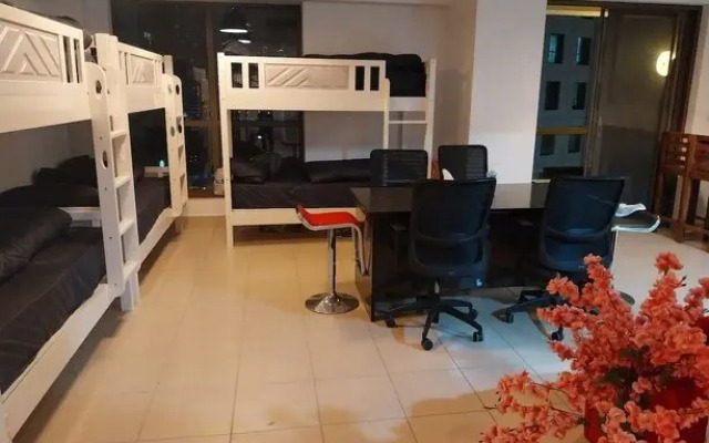 Urban Panda Hostel JBR Dubai