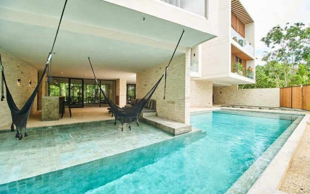 Pure Condos 302 By Lockey