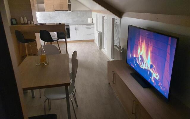 Three Stars Luxury House ART-PE with pool and SPA pool