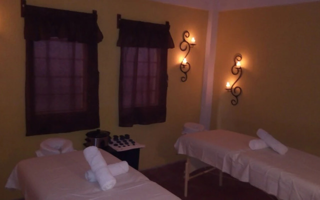 Relax House