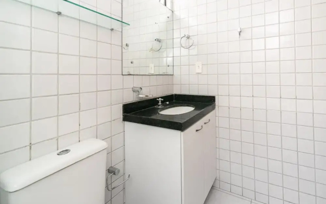 Apt 2 quartos com varanda próximo Praça Casa Forte o bairro mais agradável do Recife ARN901