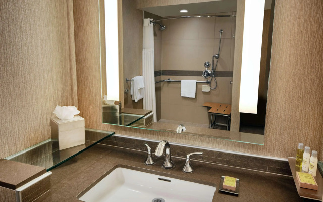 DoubleTree by Hilton Sonoma - Wine Country