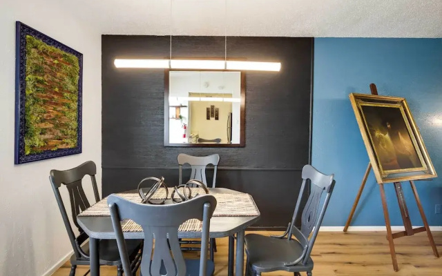 Walkable Dallas Vacation Rental w/ Community Pool!