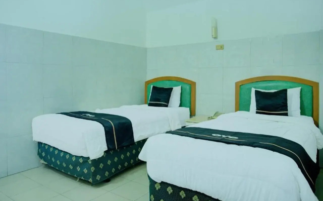 Townhouse Oak Palembang Near Jembatan Ampera Formerly Azzura Hotel